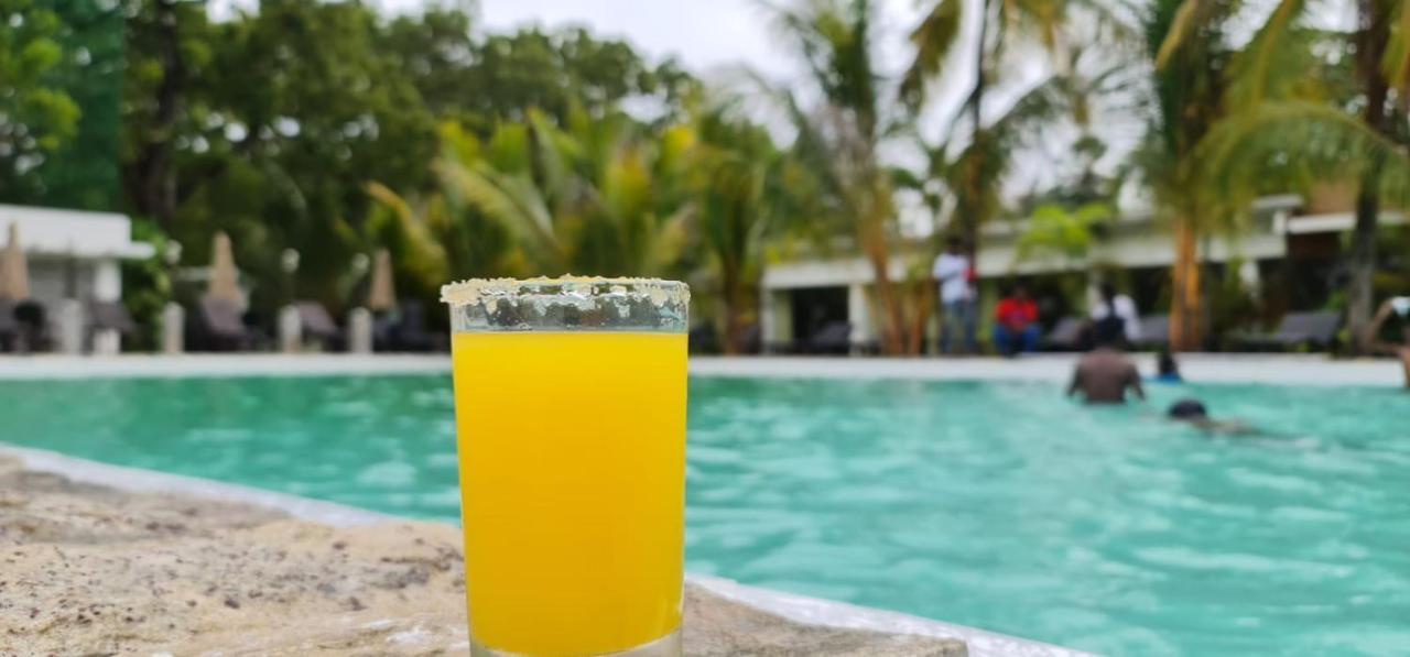 Lucky Beach Resort トリンコマリー エクステリア 写真