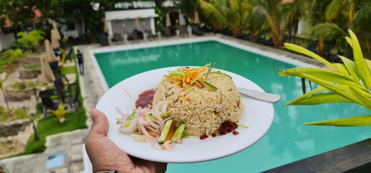 Lucky Beach Resort トリンコマリー エクステリア 写真