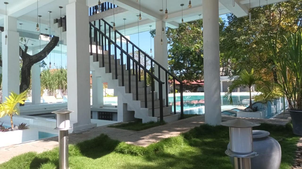 Lucky Beach Resort トリンコマリー エクステリア 写真
