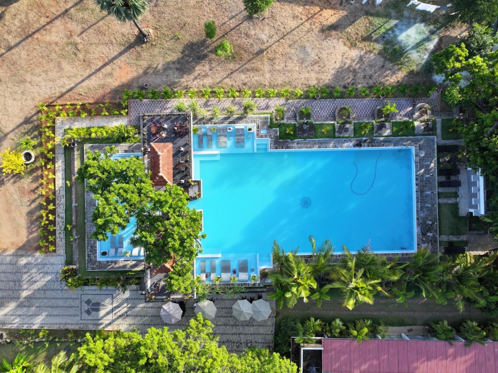 Lucky Beach Resort トリンコマリー エクステリア 写真