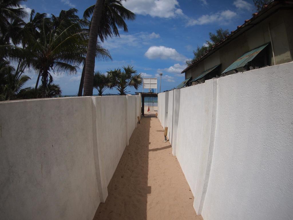 Lucky Beach Resort トリンコマリー エクステリア 写真